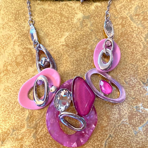 🌟PRICE REDUCED🌟beautiful set of necklace and earrings. - Picture 1 of 8